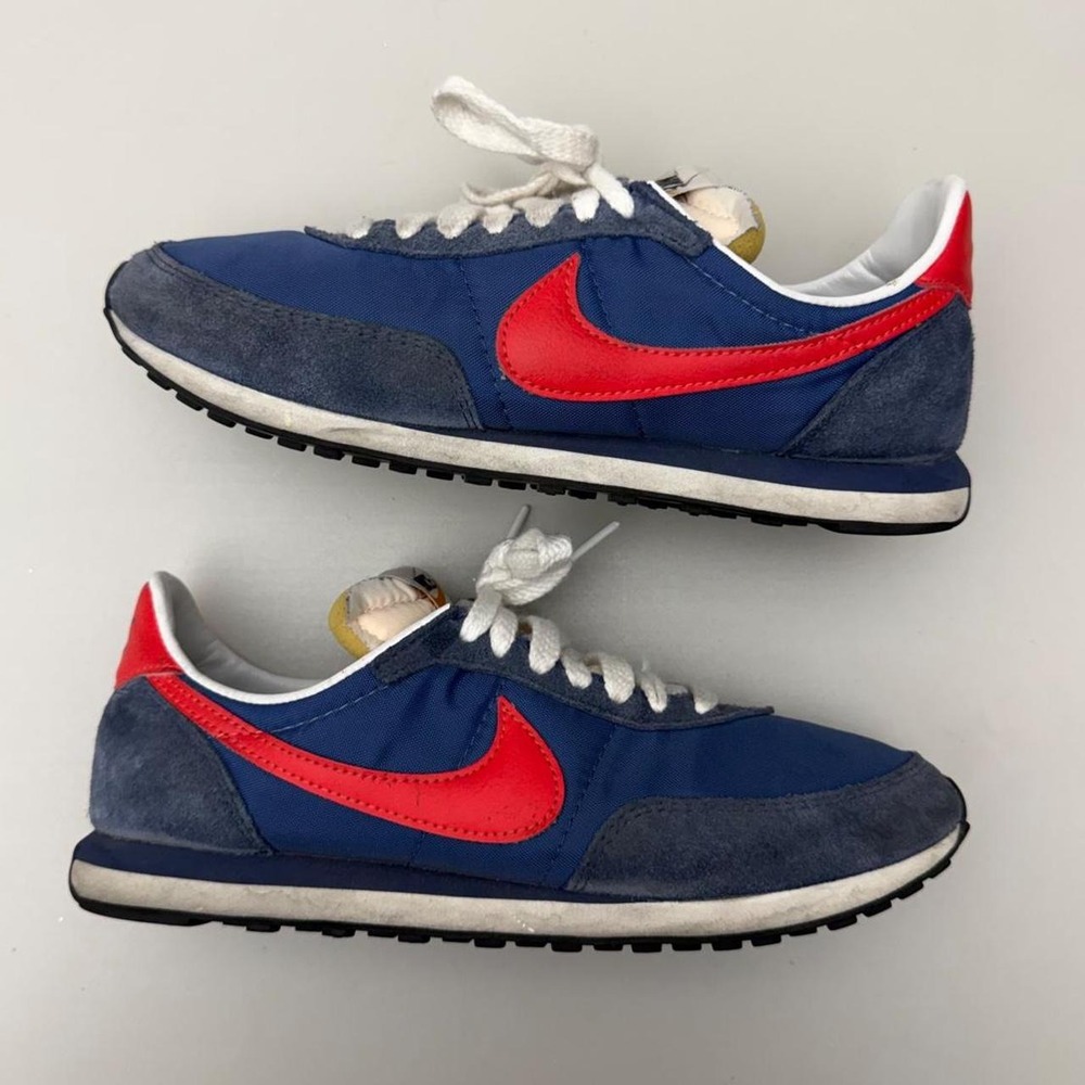 Nike waffle trainer racer 2 sp sneakers in navy blue with red Nike size US 7.5
